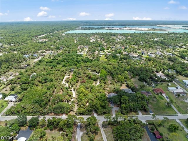 1090 13th ST SW, Naples, FL 34117