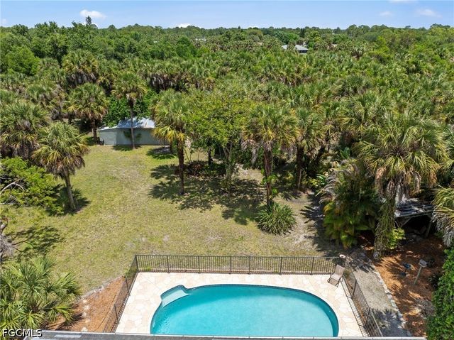 1090 13th ST SW, Naples, FL 34117