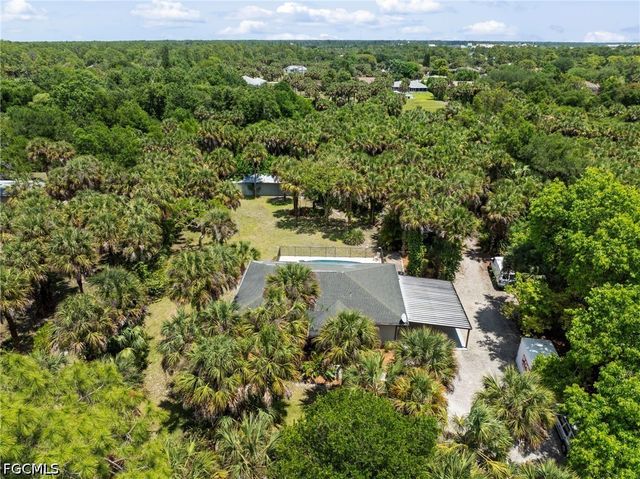 1090 13th ST SW, Naples, FL 34117