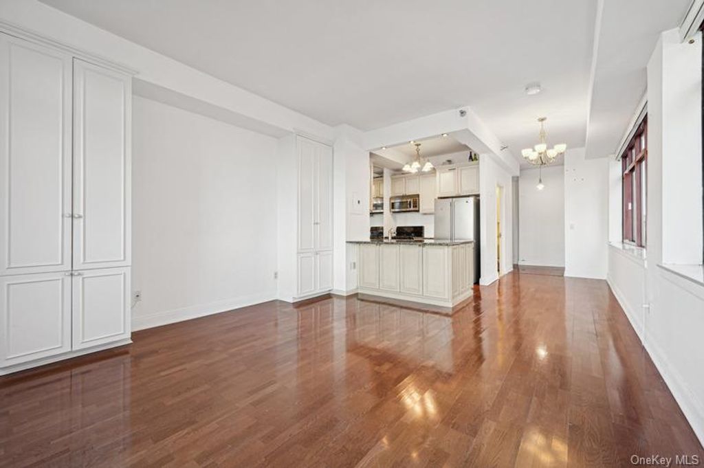 4-74 48th Avenue 5A, Long Island City, NY 11109 — photo 2