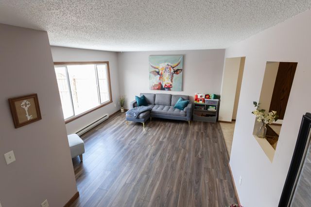 3064 23rd Street S, Fargo, ND 58103