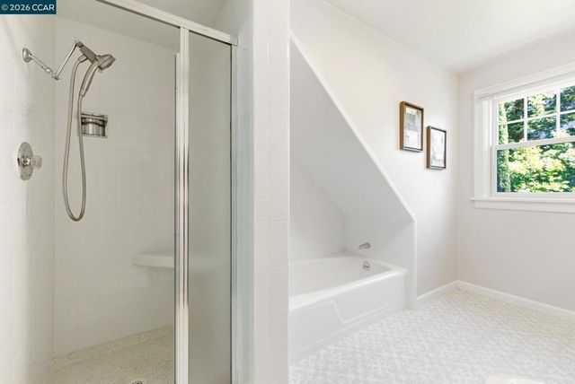425 Lakewood Cir, Walnut Creek, CA 94598