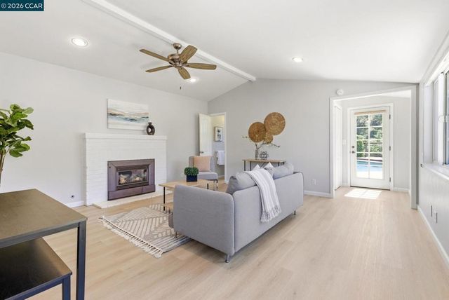 425 Lakewood Cir, Walnut Creek, CA 94598