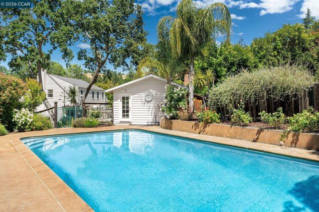 425 Lakewood Cir, Walnut Creek, CA 94598
