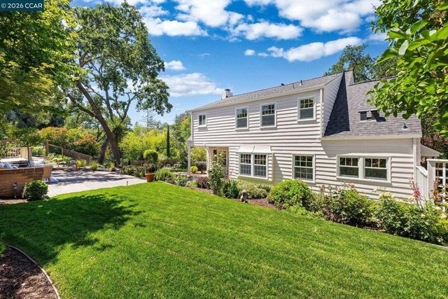 425 Lakewood Cir, Walnut Creek, CA 94598
