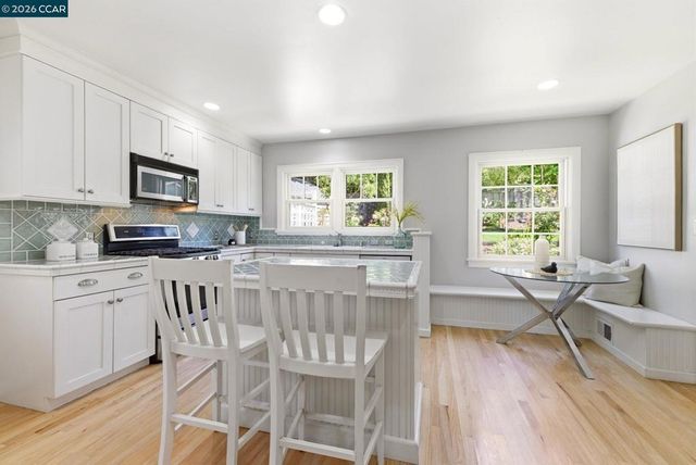 425 Lakewood Cir, Walnut Creek, CA 94598