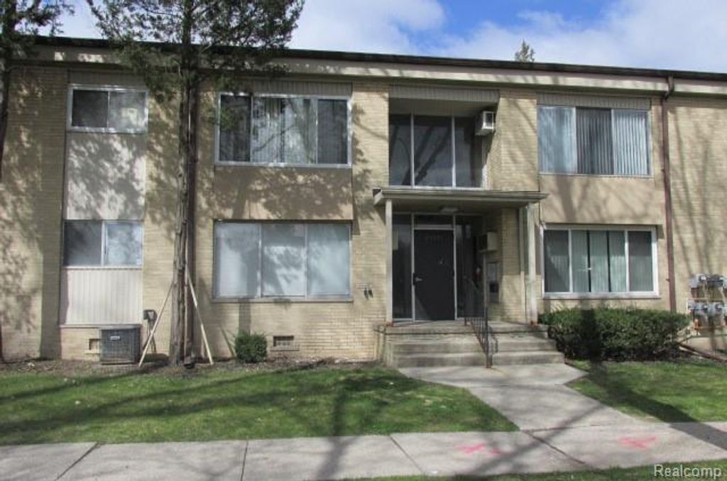 25555 LAHSER Road A-15, Southfield, MI 48033