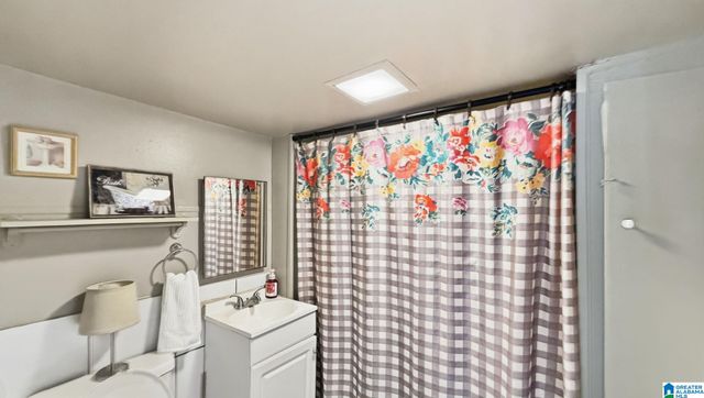 5516 AVENUE G, Lipscomb, AL 35020