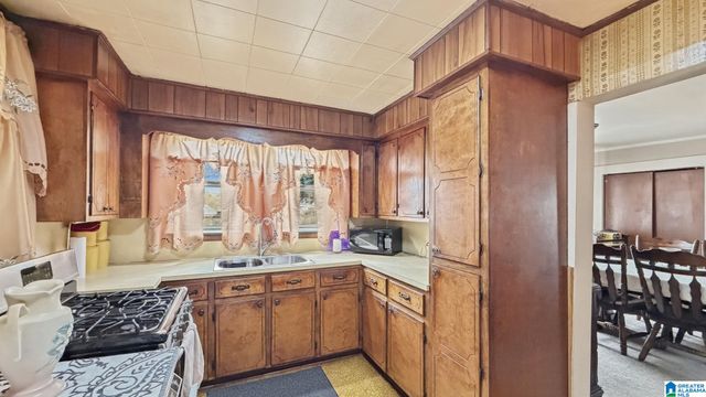 5516 AVENUE G, Lipscomb, AL 35020