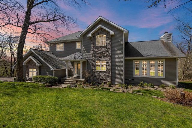 4917 Foxfire Trail, Middleton, WI 53562