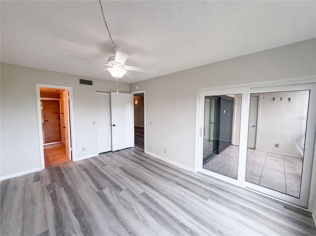 6219 PALMA DEL MAR BOULEVARD S 114, St Petersburg, FL 33715