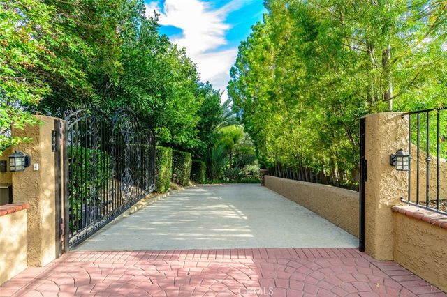 580 W 26th Street, Upland, CA 91784