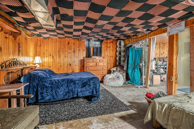 29726 E Fawn River Road, Sturgis, MI 49091