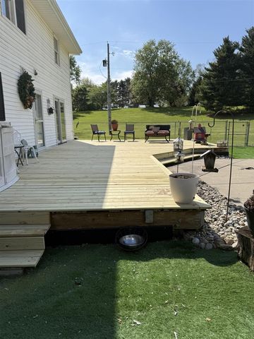 29726 E Fawn River Road, Sturgis, MI 49091