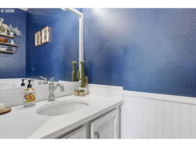 48 RED CEDAR St, St Helens, OR 97051