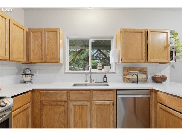 48 RED CEDAR St, St Helens, OR 97051