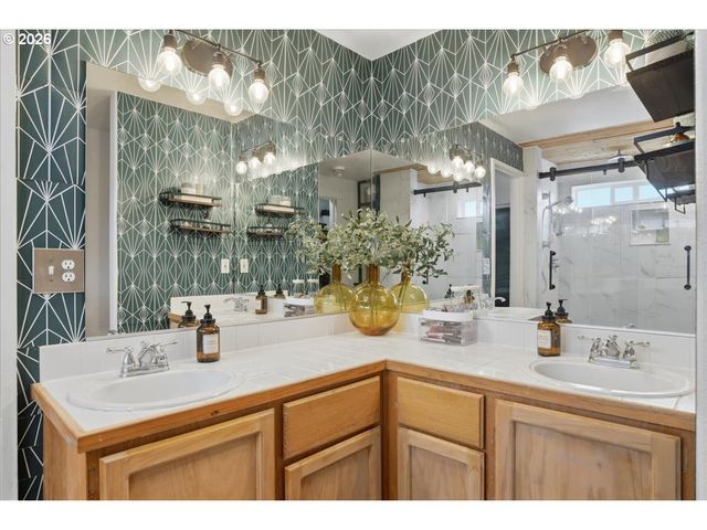 48 RED CEDAR St, St Helens, OR 97051