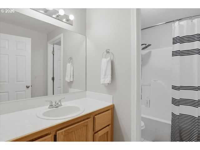 48 RED CEDAR St, St Helens, OR 97051