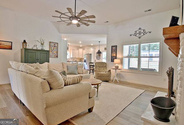 45 Oak Creek Pass, Newnan, GA 30263