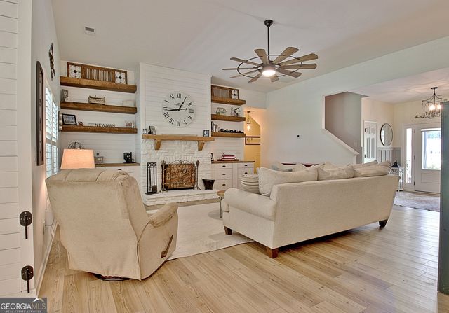 45 Oak Creek Pass, Newnan, GA 30263