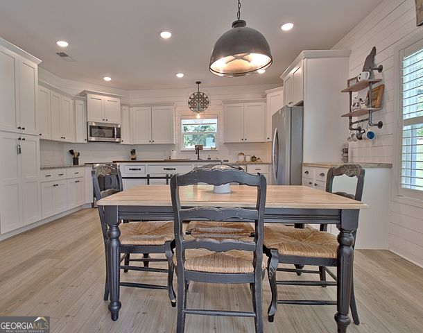 45 Oak Creek Pass, Newnan, GA 30263