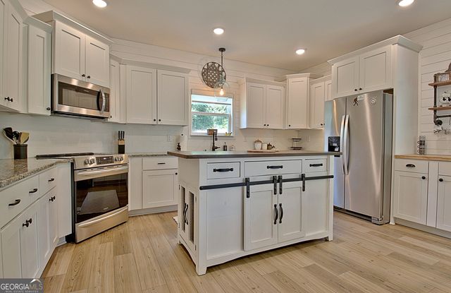 45 Oak Creek Pass, Newnan, GA 30263