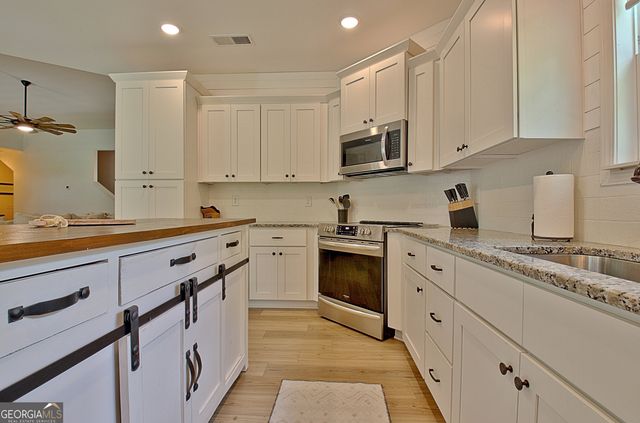 45 Oak Creek Pass, Newnan, GA 30263