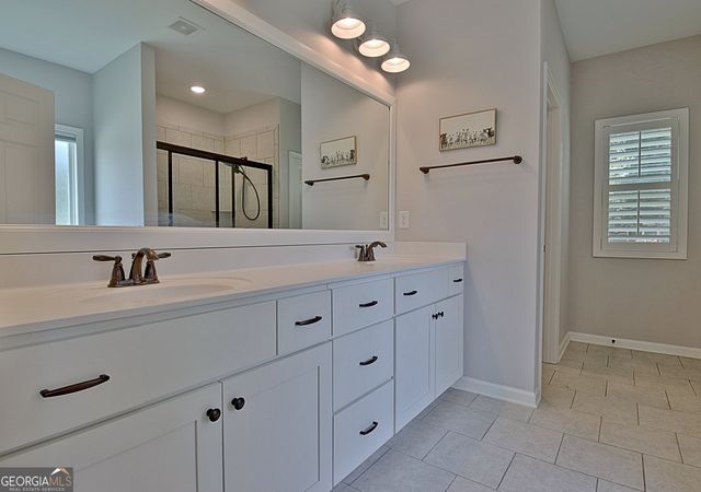 45 Oak Creek Pass, Newnan, GA 30263