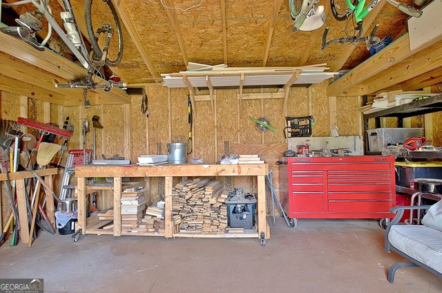 45 Oak Creek Pass, Newnan, GA 30263