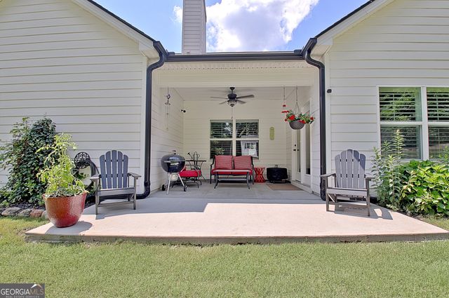 45 Oak Creek Pass, Newnan, GA 30263