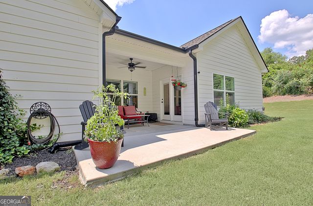 45 Oak Creek Pass, Newnan, GA 30263