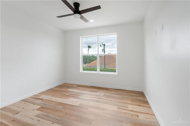 5306 N Crown Point, Pharr, TX 78577