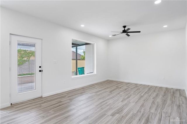 5306 N Crown Point, Pharr, TX 78577
