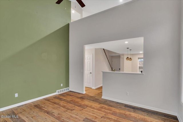 16 Paar Way, Halfmoon, NY 12118