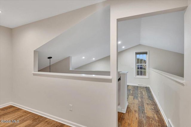 16 Paar Way, Halfmoon, NY 12118