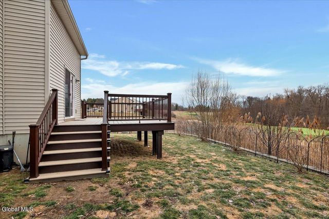 16 Paar Way, Halfmoon, NY 12118