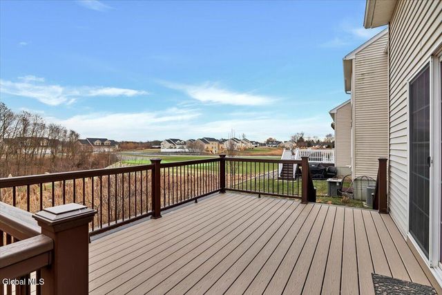 16 Paar Way, Halfmoon, NY 12118