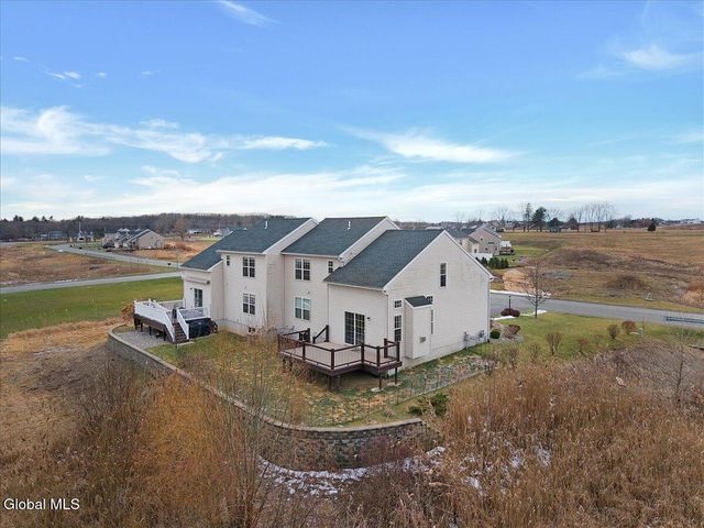 16 Paar Way, Halfmoon, NY 12118