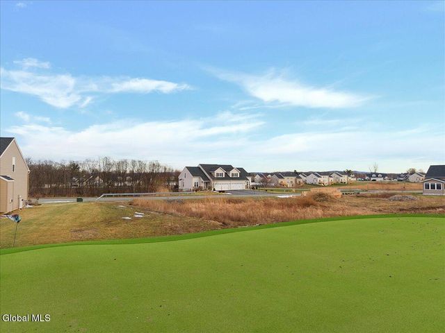 16 Paar Way, Halfmoon, NY 12118