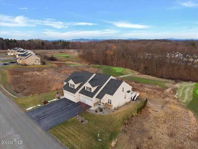 16 Paar Way, Halfmoon, NY 12118