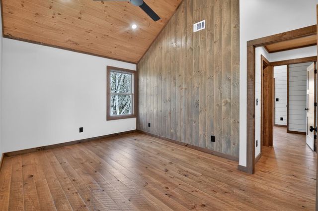 142 Red Oak Trail, Ellijay, GA 30540