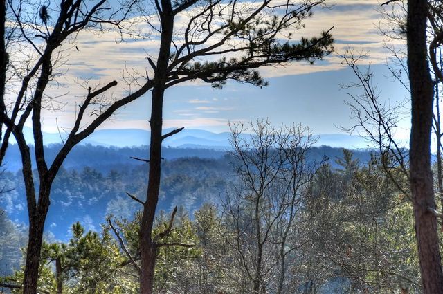 142 Red Oak Trail, Ellijay, GA 30540