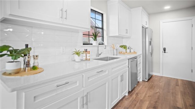 215 Winesap Lane, Bentonville, AR 72712