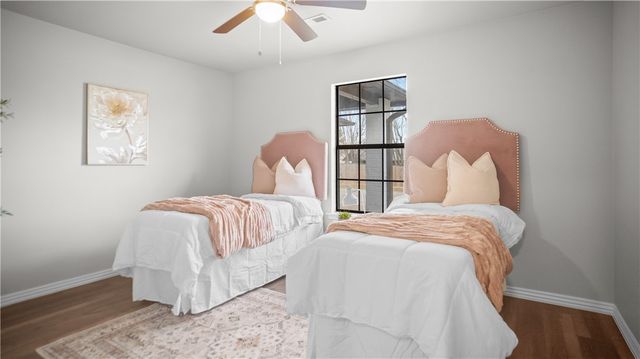 215 Winesap Lane, Bentonville, AR 72712