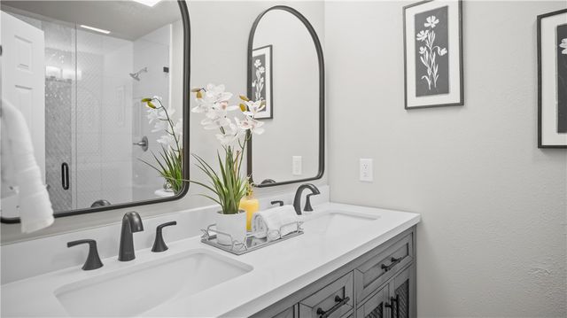 215 Winesap Lane, Bentonville, AR 72712