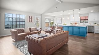 215 Winesap Lane, Bentonville, AR 72712