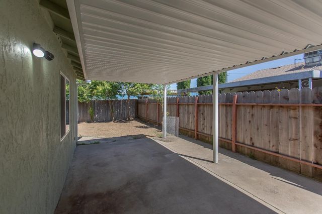 227 Mulberry Cir, Lodi, CA 95240