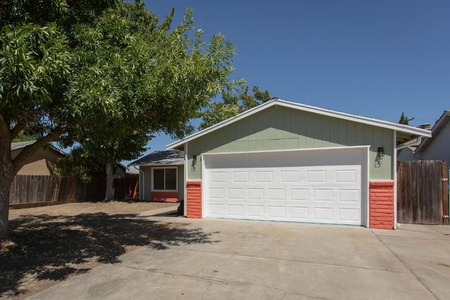 227 Mulberry Cir, Lodi, CA 95240