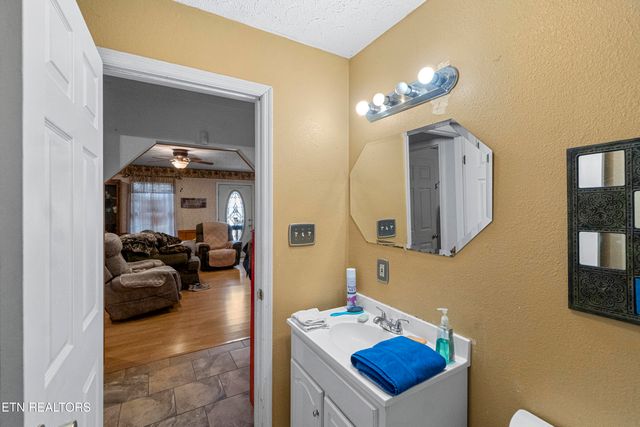 184 Alpha Rd, Newport, TN 37821