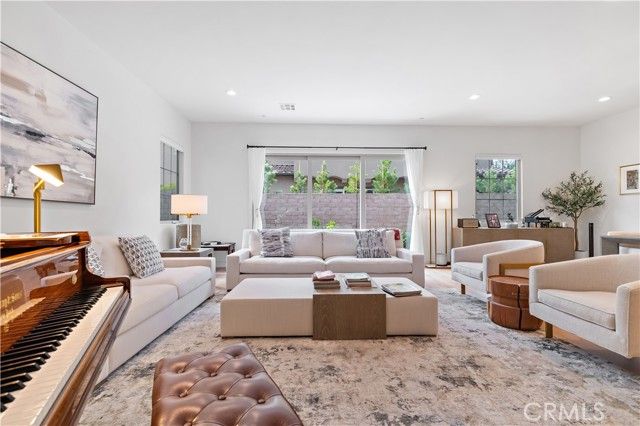 66 Poncho, Irvine, CA 92602